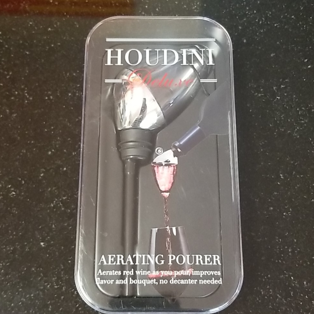 Houdini Deluxe Aerating Pourer